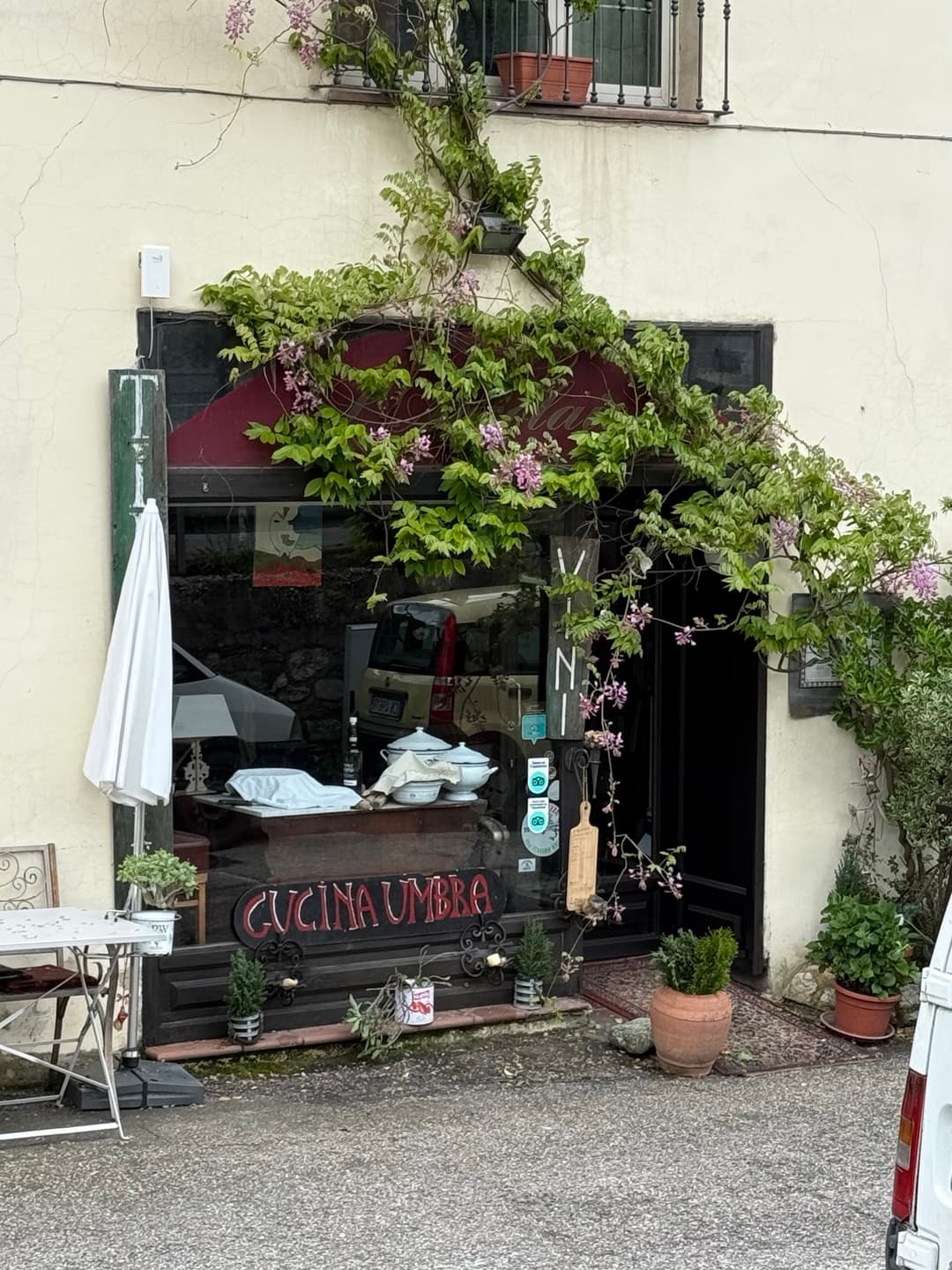 The entrance of Cucina Umbra in Colfiorito